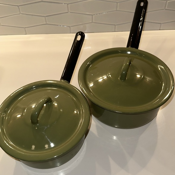 Retro - Vintage Universal green enamel sauce pans with lids - Midcentury - Picture 15 of 16